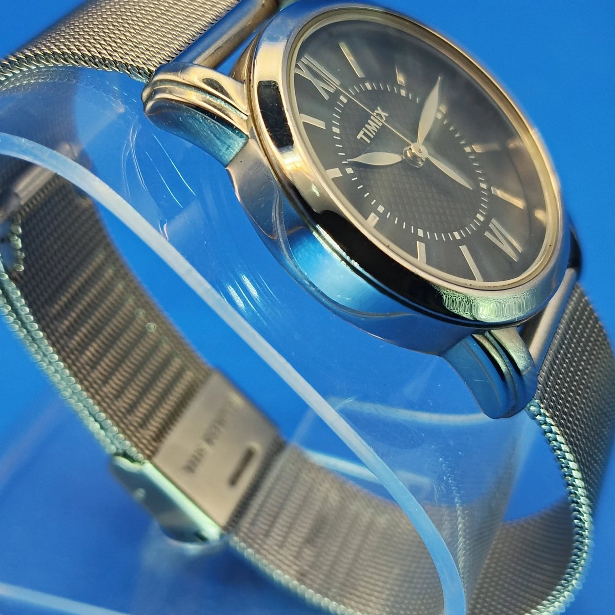 Vintage 2010 Timex Factory Hologram Dial 32mm Women's Quartz Watch Mesh Strap