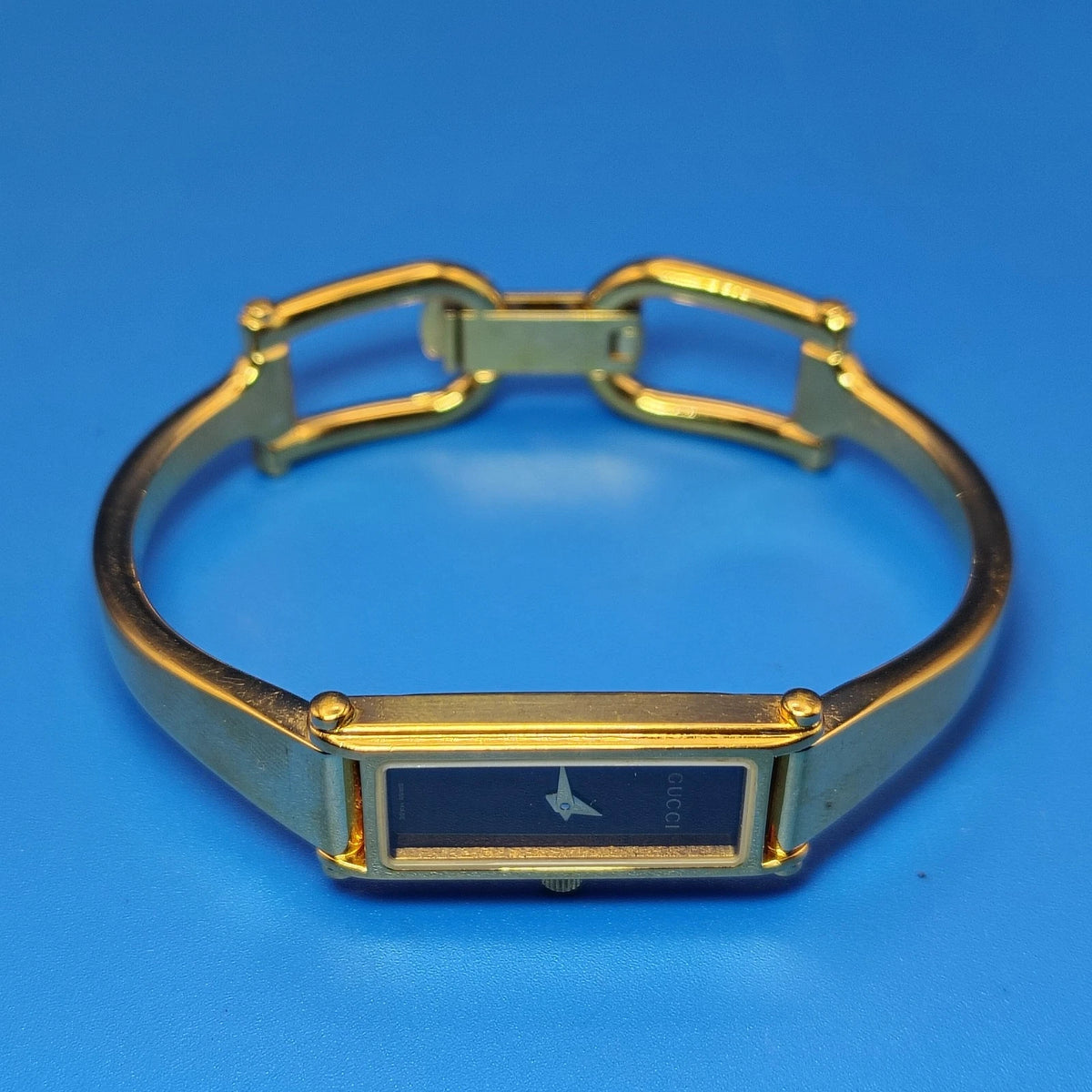 Vintage 1992 Gucci 1500L Swiss Made Tank Women's Quartz Bangle Watch With COA