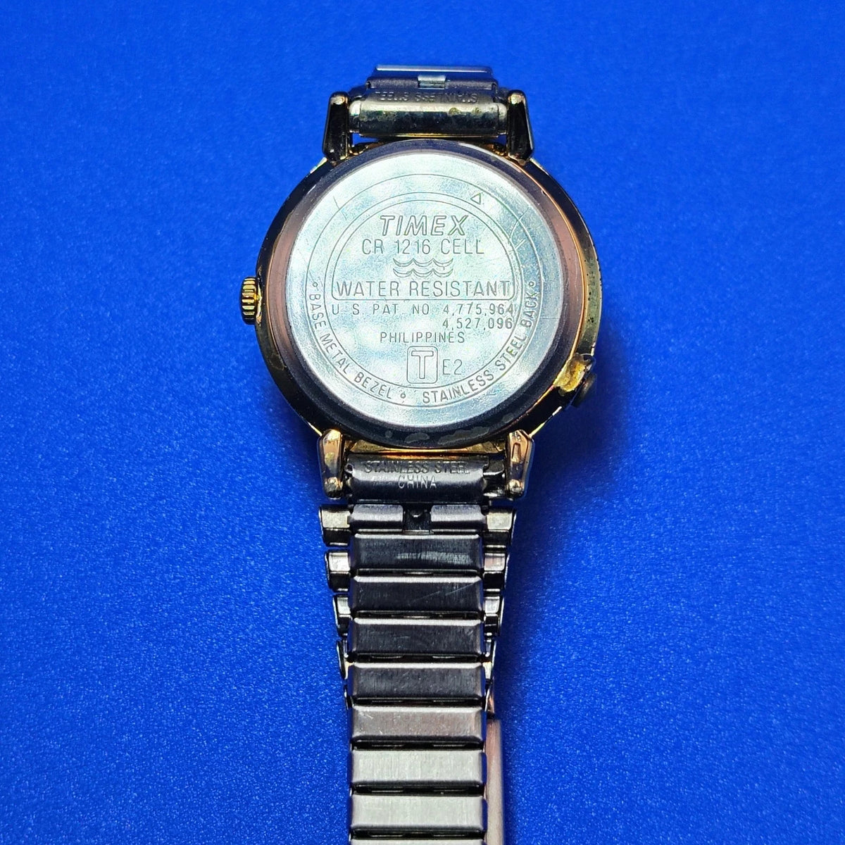 Vintage 2002 Timex Classic 25mm Women's Quartz Two Tone Dress Watch (No Indiglo)