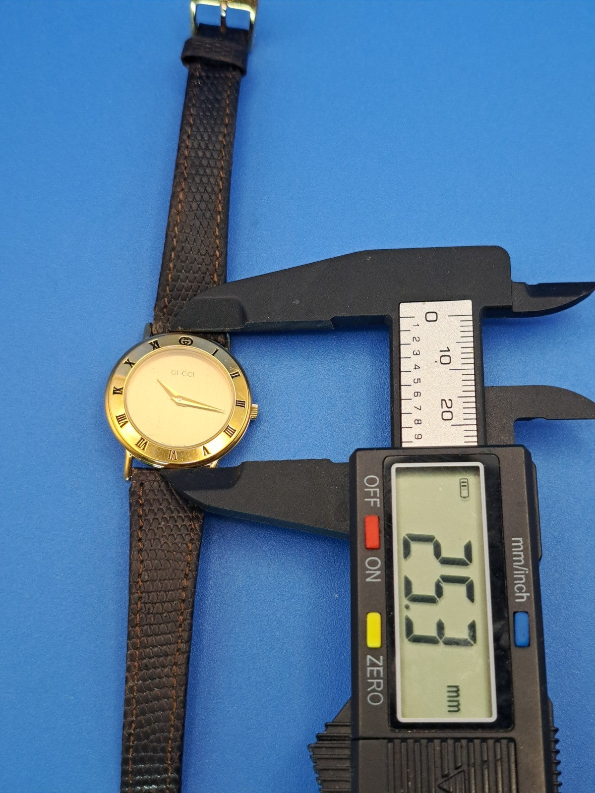 Vintage 1993 GUCCI 3000.2 Swiss 25mm Women's Quartz Watch Lizard Strap With COA
