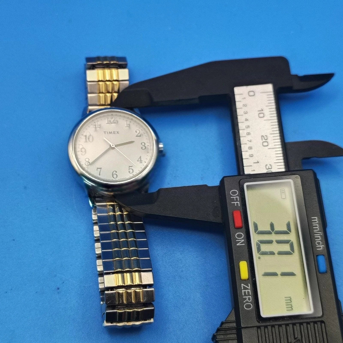 Vintage 90's Timex Indiglo 30mm Women's Quartz Watch Stretch Bracelet Size 6-8.5