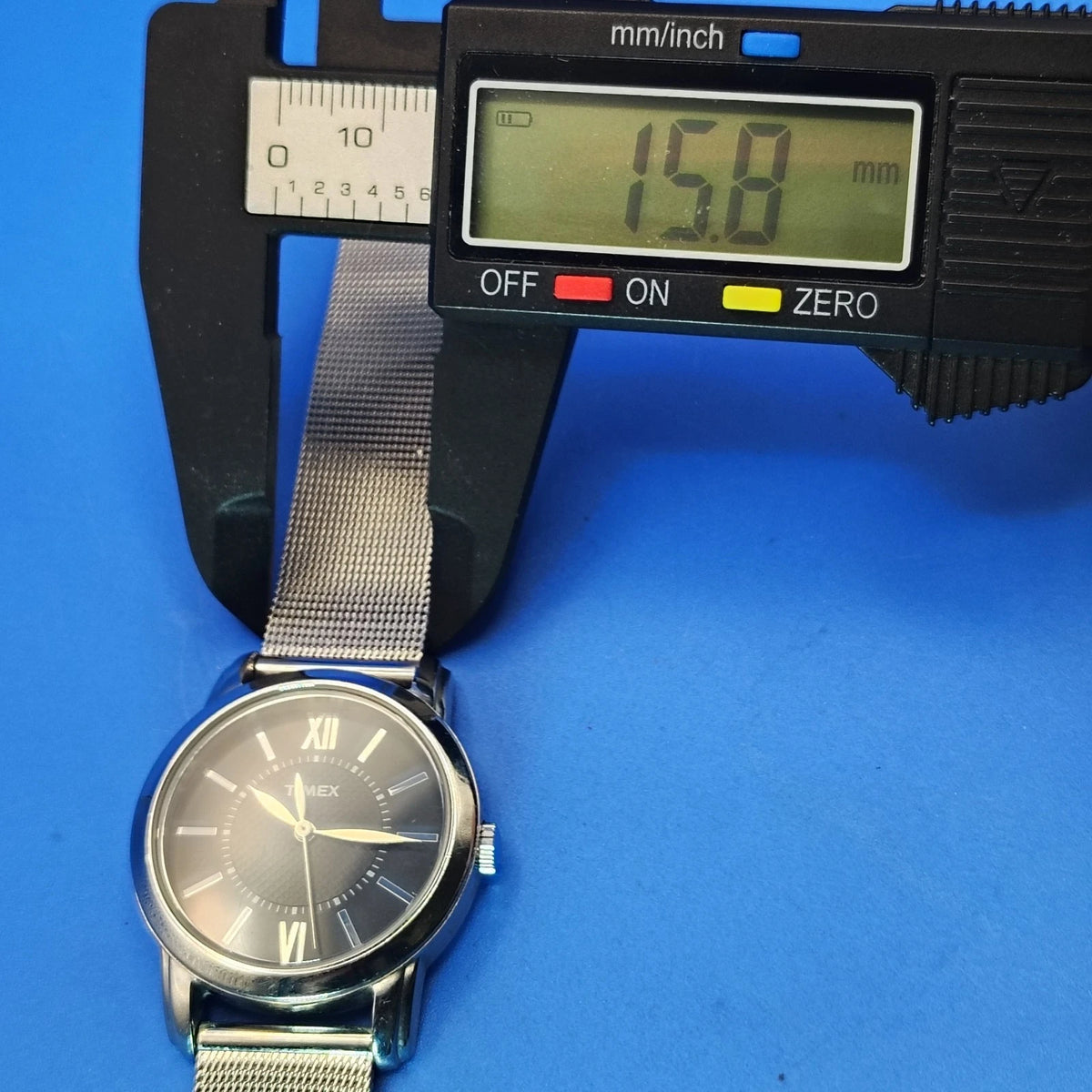 Vintage 2010 Timex Factory Hologram Dial 32mm Women's Quartz Watch Mesh Strap