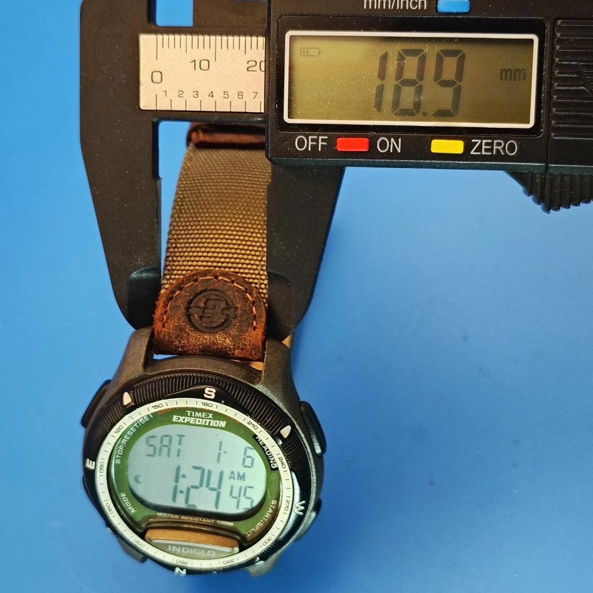 Vintage 2004 Timex Expedition Indiglo Digital Compass Mens Quartz Field Watch