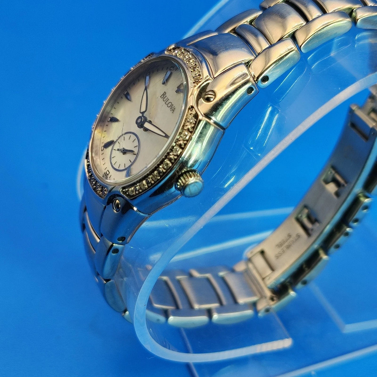 Vintage 2003 Bulova Genuine Diamond & Mother of Pearl 30mm Women's Quartz Watch