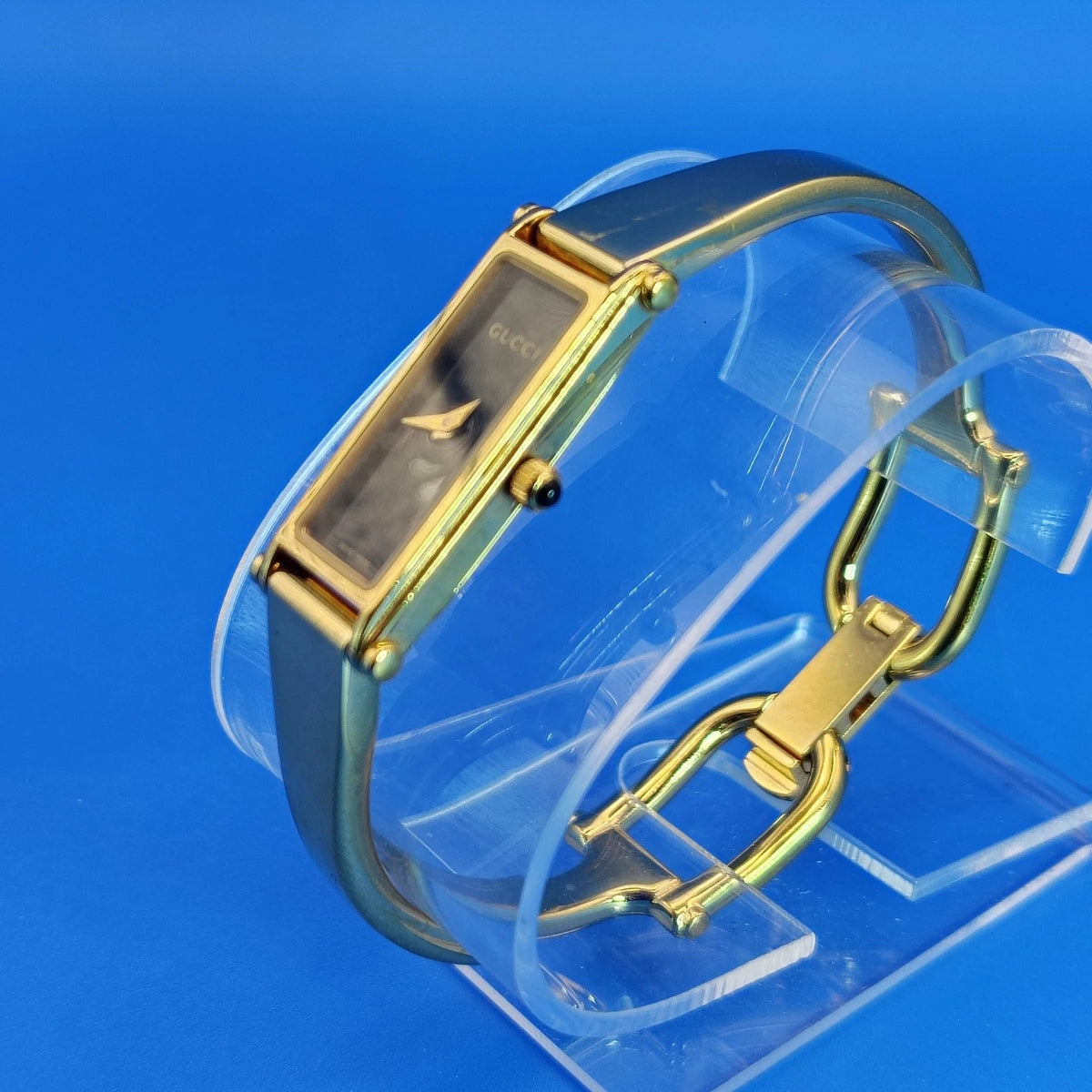 Vintage 1992 Gucci 1500L Swiss Made Tank Women's Quartz Bangle Watch With COA