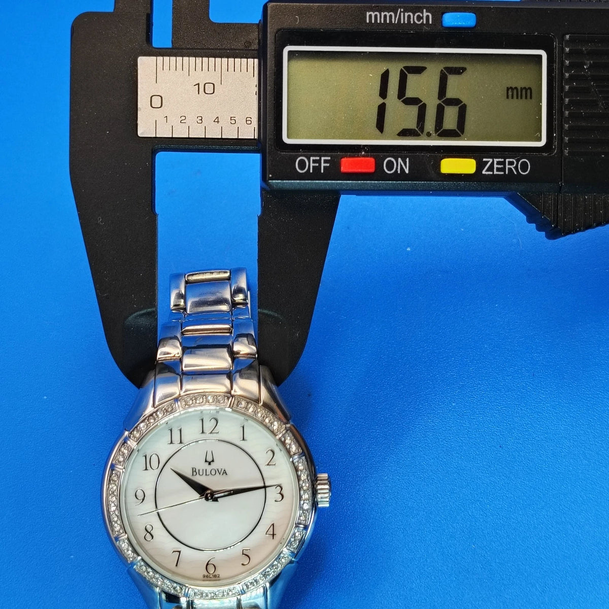 Vintage 2009 Bulova 96L182 Mother of Pearl Pave Bezel 30mm Women's Quartz Watch