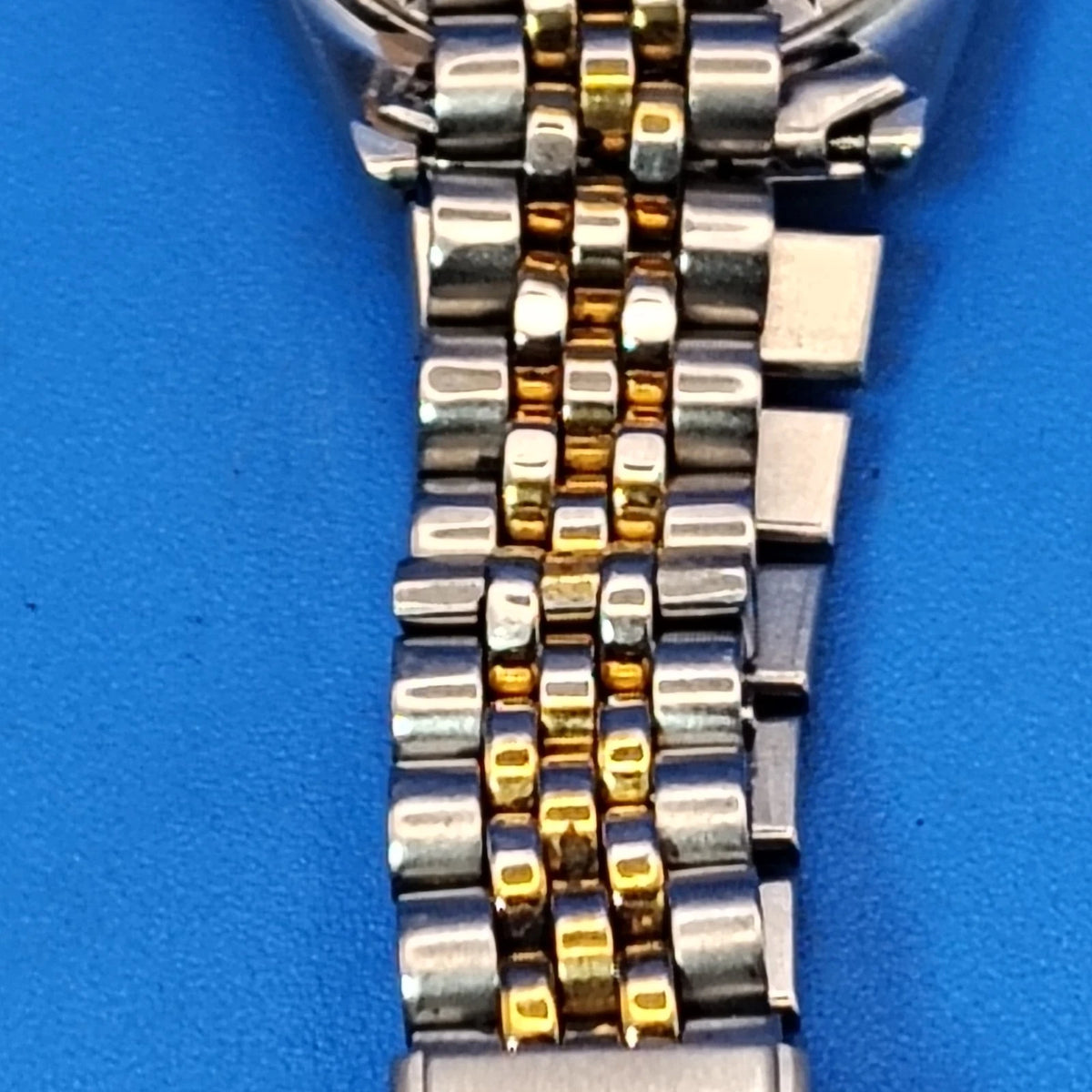 Vintage 1989 Seiko SQ 3Y03-0169 Day-Date 27mm Women's Two Tone Quartz Watch