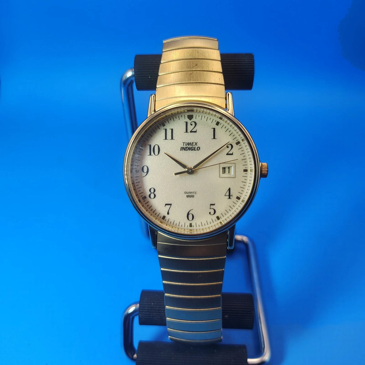 Vintage Timex Indiglo Date 34mm Mens Quartz Dress Watch Stretch Bracelet 5-8+