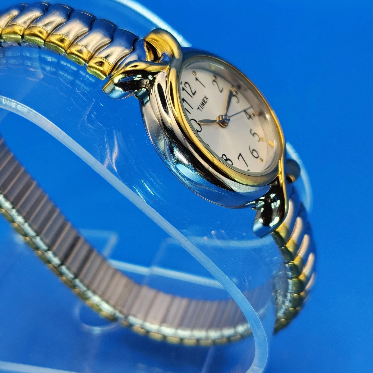Vintage 1998 Timex Elegance Bowtie 30mm Two Tone Women's Quartz Watch Size 4-8+