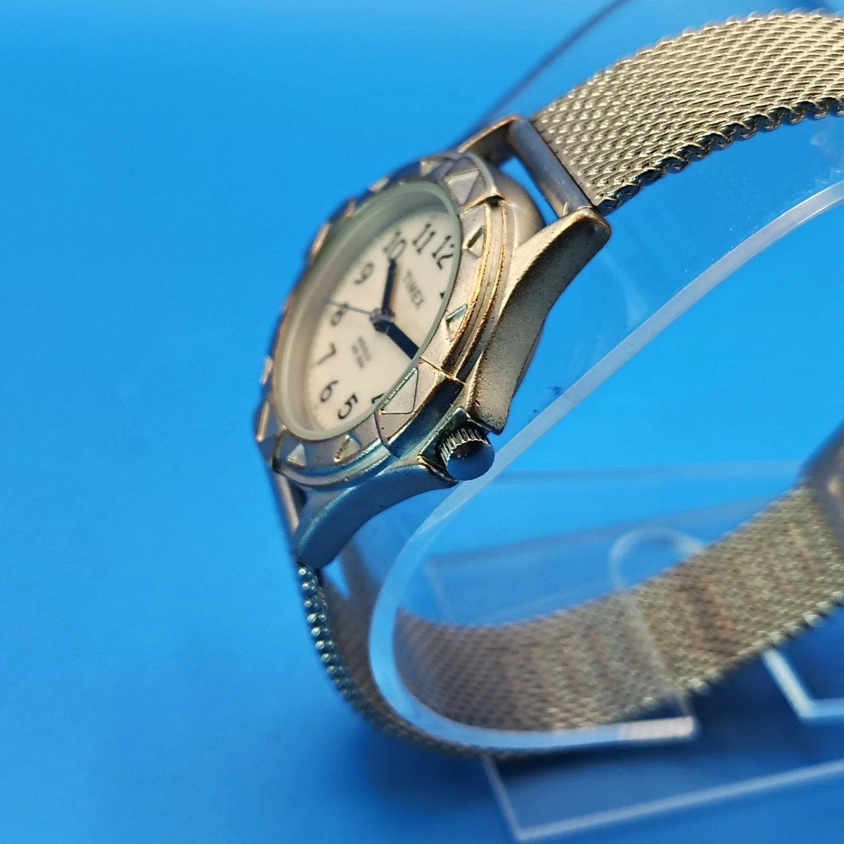 Vintage 1997 Timex Indiglo 27mm Women's Quartz Watch New Mesh Strap Size 4.5-7