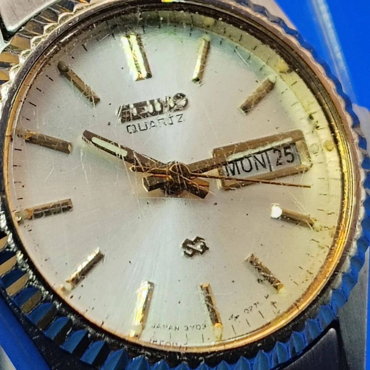 Vintage 1989 Seiko SQ 3Y03-0169 Day-Date 27mm Women's Two Tone Quartz Watch