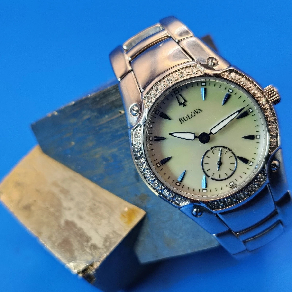 Vintage 2003 Bulova Genuine Diamond & Mother of Pearl 30mm Women's Quartz Watch