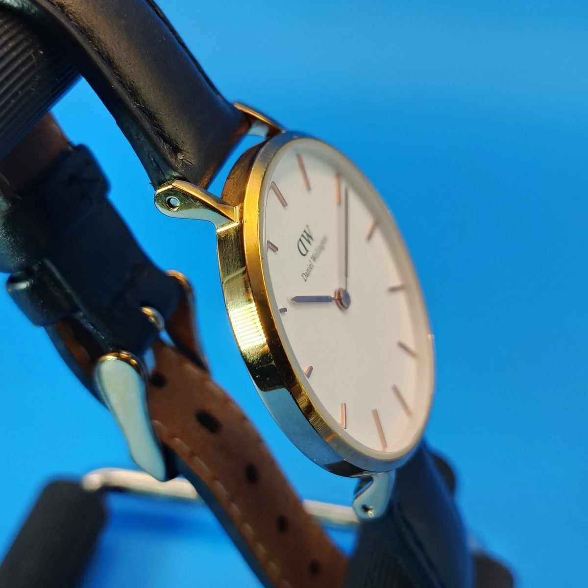 2019 Daniel Wellington Gold Sheffield Petite 32mm Women's/Unisex Quartz Watch