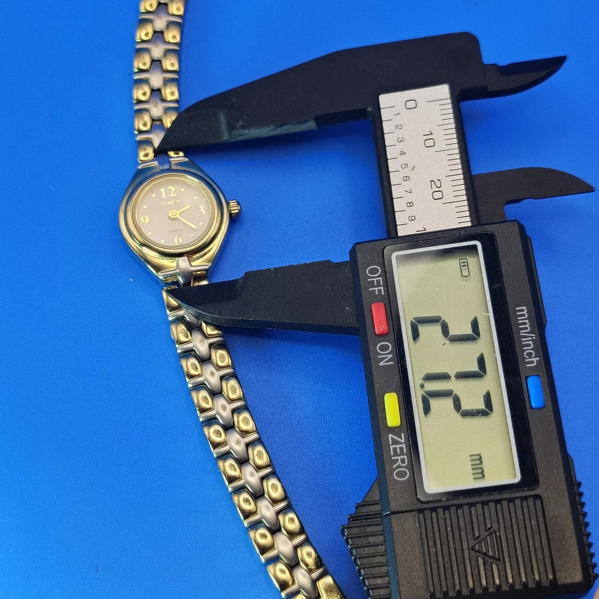 Vintage 2007 Timex 27mm Two Tone Women's Quartz Cocktail Watch