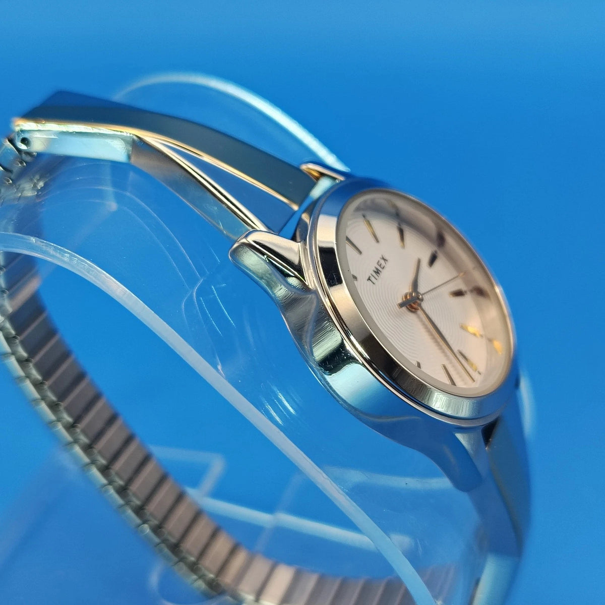 2015 Timex 24mm Two Tone Women's Quartz Watch Stretch Bracelet Near MINT