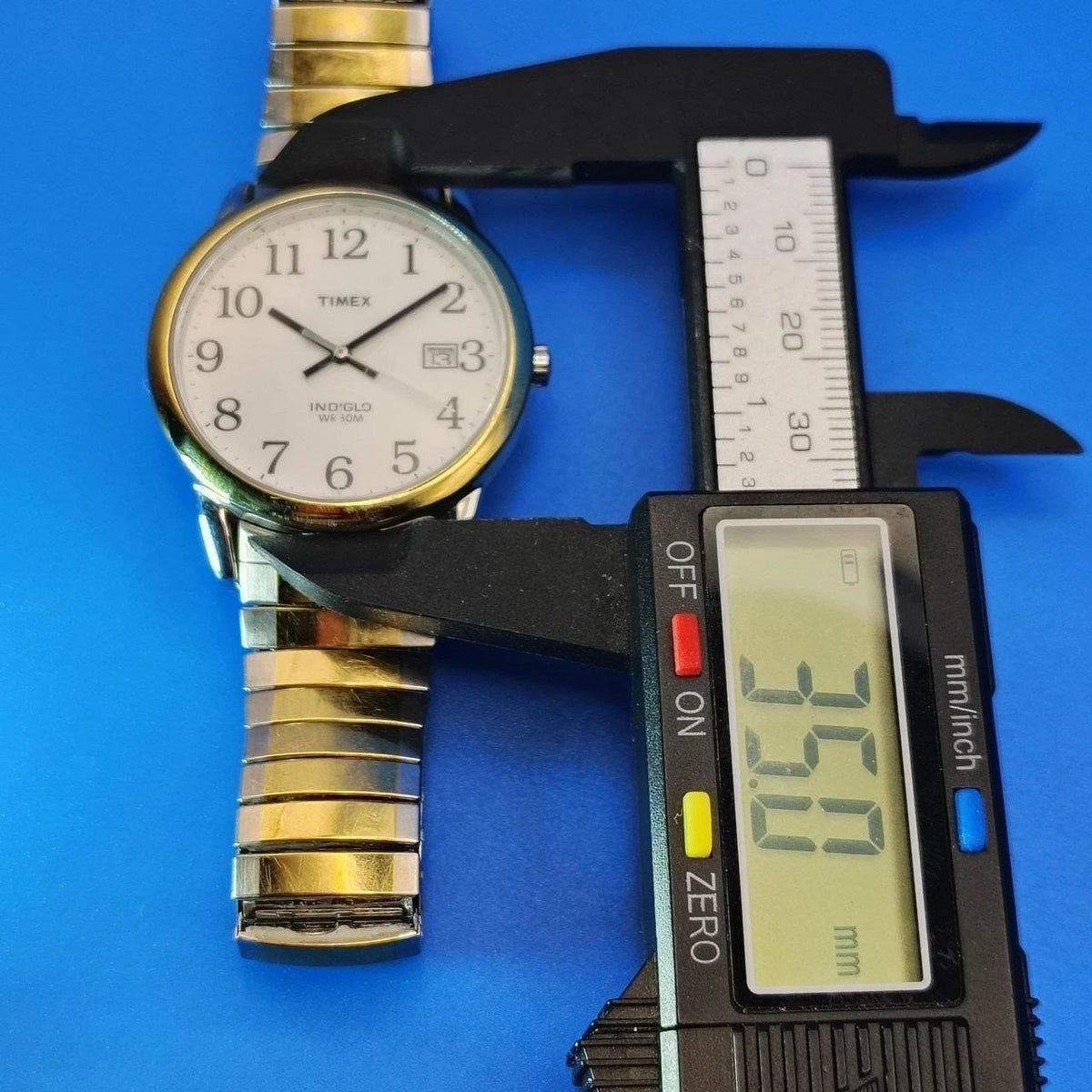 Vintage 2004 Timex Indiglo Easy Reader Date 35mm Two Tone Mens Quartz Watch