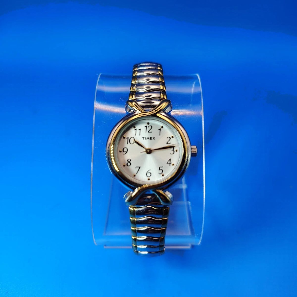 Vintage 1998 Timex Elegance Bowtie 30mm Two Tone Women's Quartz Watch Size 4-8+
