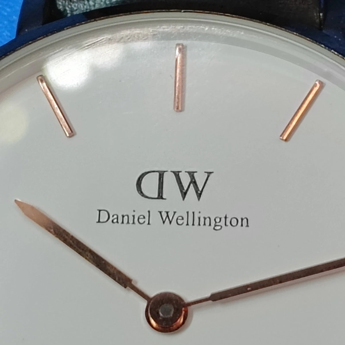2019 Daniel Wellington Gold Sheffield Petite 32mm Women's/Unisex Quartz Watch