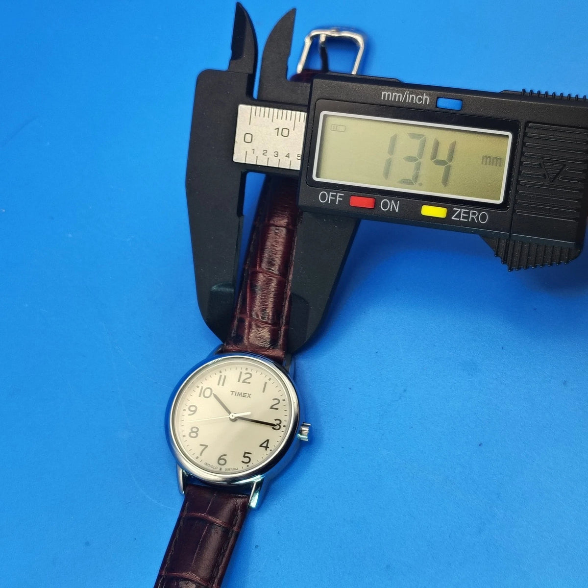 Vintage 2009 Timex Easy Reader 25mm Women's Quartz Watch Genuine Leather Strap