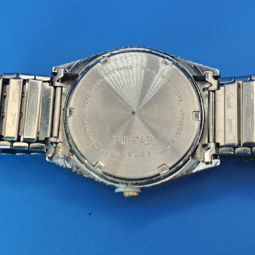 Vintage 1986 Pulsar by Seiko 34mm Men's Quartz Two Tone Watch Screw Back