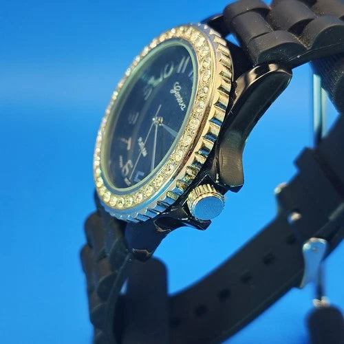 Vintage 2006 Geneva Women's 39mm Quartz Watch Japan Movt Crystal Bezel
