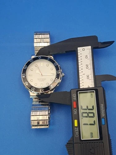 Vintage 1995 Professional Diver Style Japan Movt 39mm Mens Quartz Sports Watch