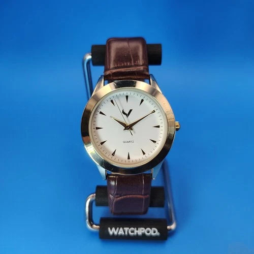 Vintage 1999 Executive Classic Gold Tone 39mm Mens Quartz Watch Leather Strap