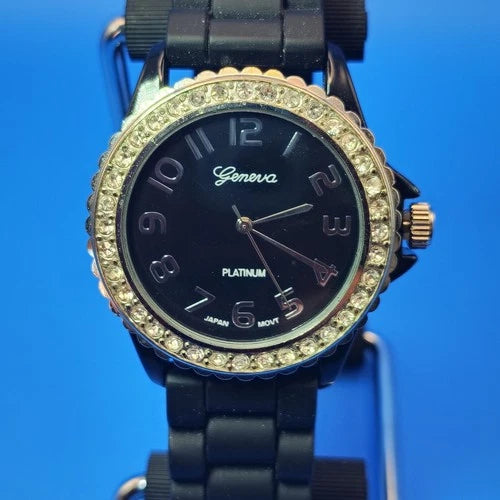 Vintage 2006 Geneva Women's 39mm Quartz Watch Japan Movt Crystal Bezel