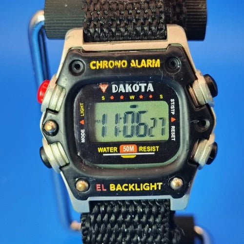 Vintage 2004 Dakota 30mm Mens Digital Watch Retro Sport Strap Wrist Size 5-7.5