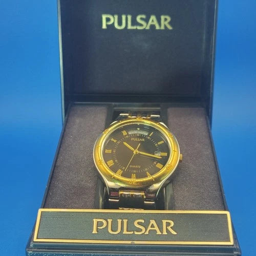 Vintage 1988 Pulsar by Seiko Day Date 35mm Mens Quartz Dress Watch Full Box Set