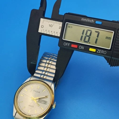 Vintage 1986 Pulsar by Seiko 34mm Men's Quartz Two Tone Watch Screw Back