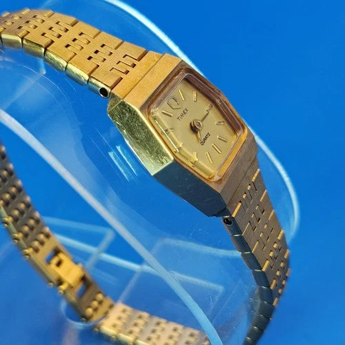 Vintage 1974 Timex Electronic Set 20mm Women's Quartz Cocktail Watch Size 6.5