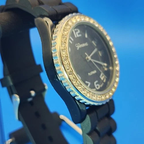 Vintage 2006 Geneva Women's 39mm Quartz Watch Japan Movt Crystal Bezel