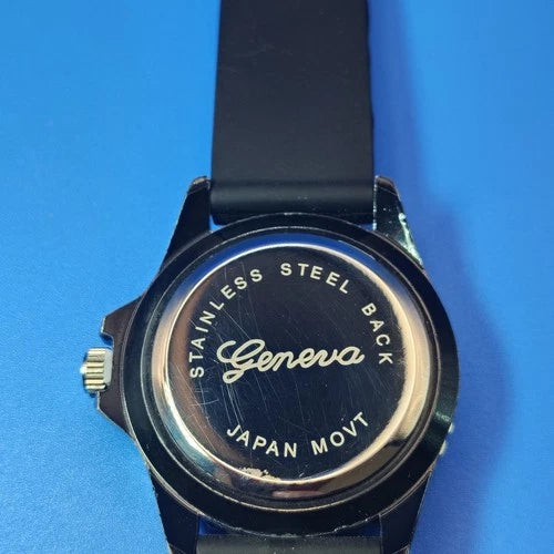 Vintage 2006 Geneva Women's 39mm Quartz Watch Japan Movt Crystal Bezel