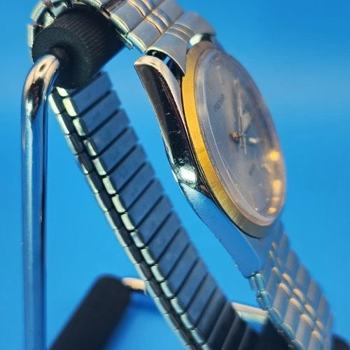 Vintage 1986 Pulsar by Seiko 34mm Men's Quartz Two Tone Watch Screw Back