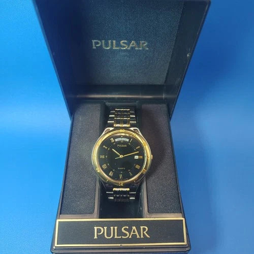 Vintage 1988 Pulsar by Seiko Day Date 35mm Mens Quartz Dress Watch Full Box Set