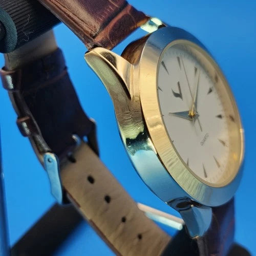Vintage 1999 Executive Classic Gold Tone 39mm Mens Quartz Watch Leather Strap