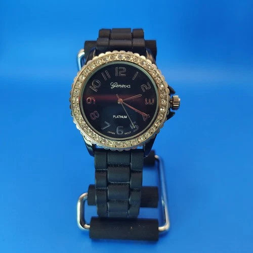 Vintage 2006 Geneva Women's 39mm Quartz Watch Japan Movt Crystal Bezel